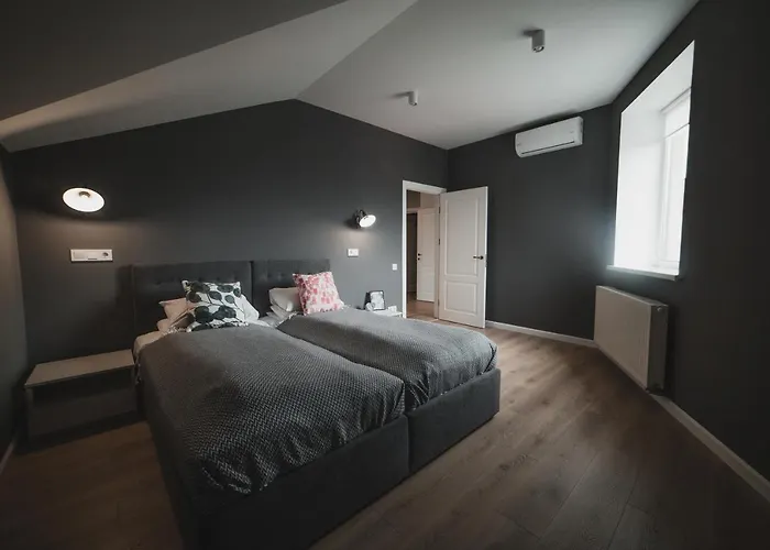 Kostjukowski Mudroho 12 V Appartement *